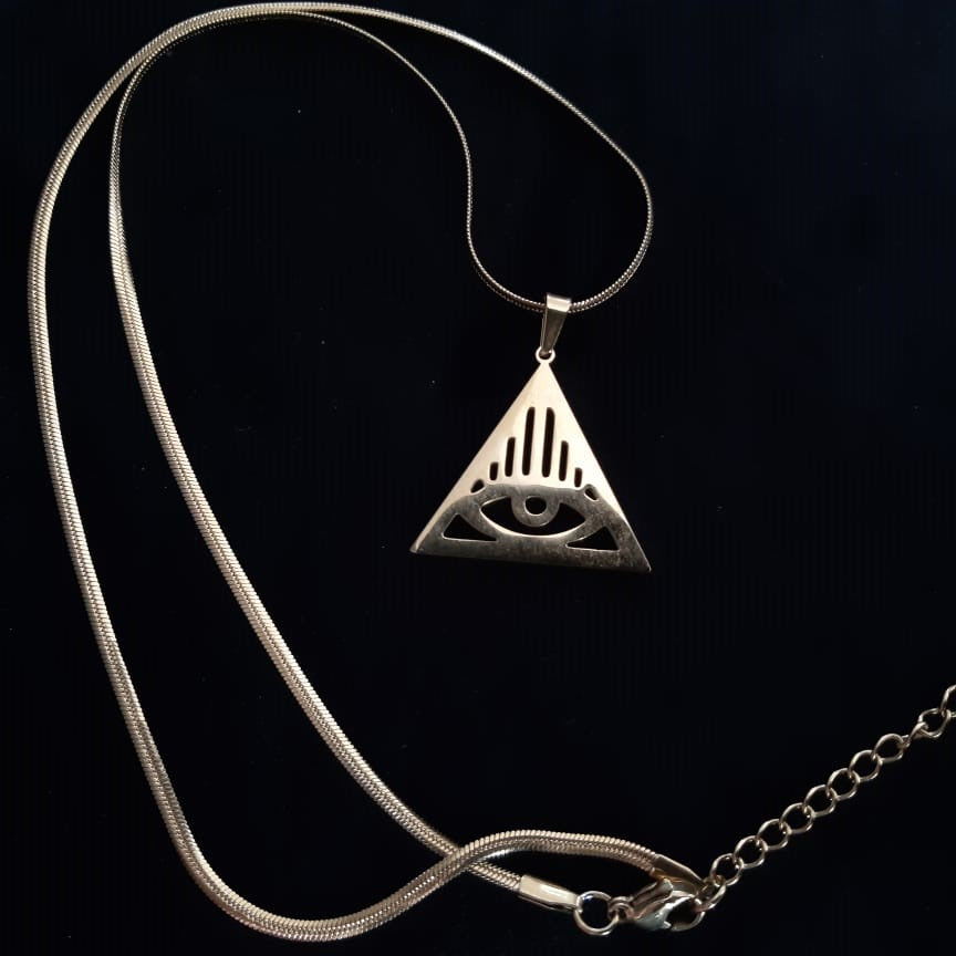 COLLAR EN TRIANGULO